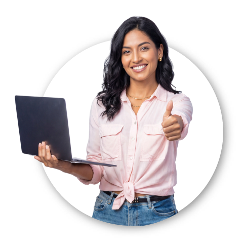 Persona con laptop protegiendo sus datos personales